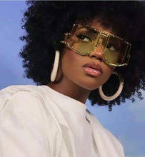 Cargar imagen en el visor de la galería, STUNNA Over Sized Fenty Inspired Sunglasses